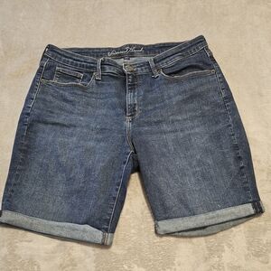 Universal Thread Denim Blue Women's Mid Rise Bermuda Shorts 14R